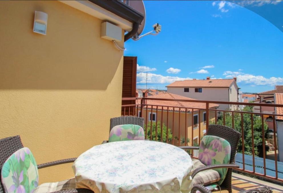 Valentina Apartment Новиград Екстериор снимка